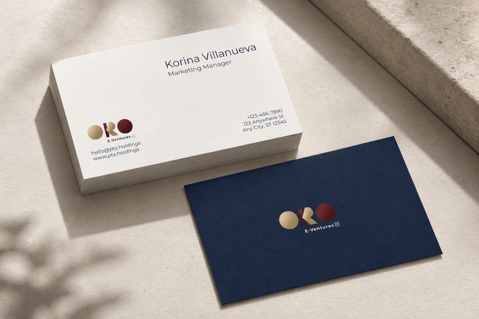 Gold ORO identity on premium business cards